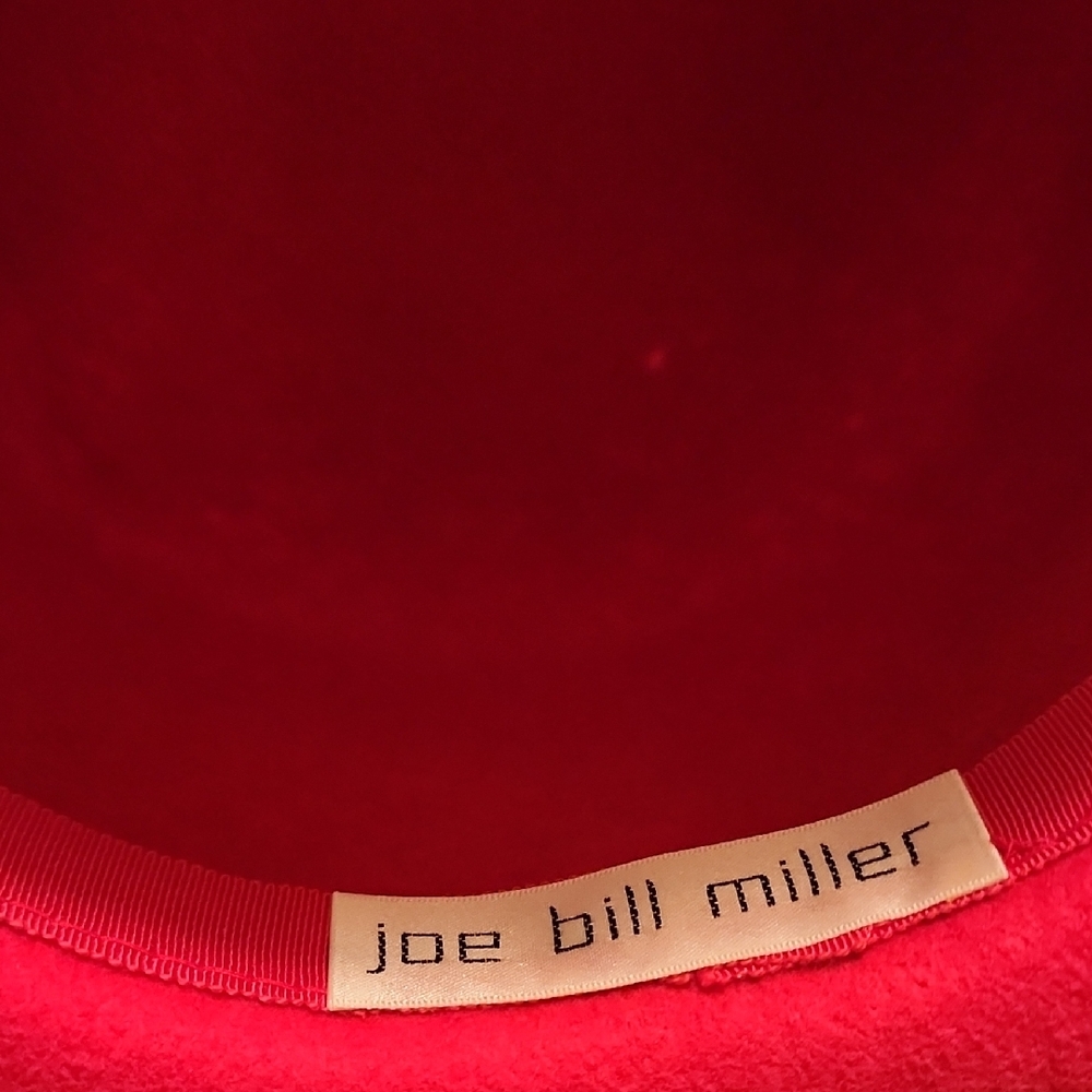 Chic Red Women's Hat with Black Band - Picture 3 of 10